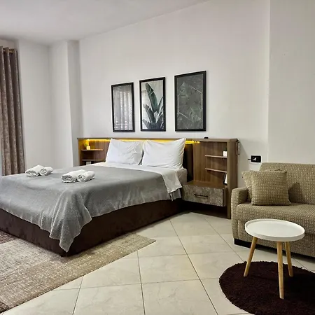 Spacious Family In Center Appartement Durrës