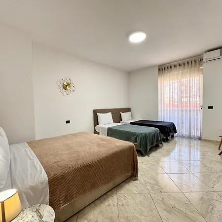 Spacious Family In Center