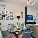 Spacious Family In Center 公寓 *