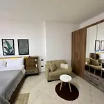 公寓 Spacious Family In Center *