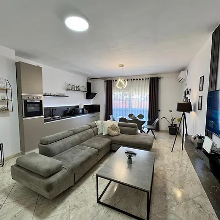 Spacious Family In Center 公寓 Durrës