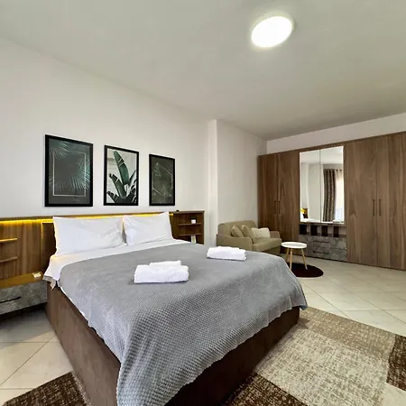 公寓 Spacious Family In Center Durrës