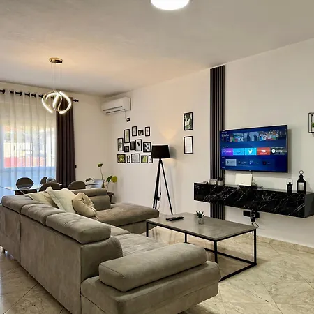 Spacious Family In Center * Durrës