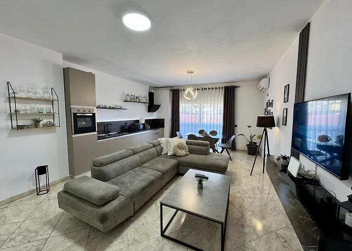 Spacious Family In Center 公寓 Durrës
