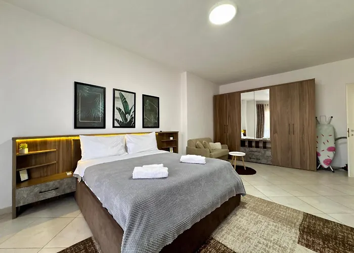 公寓 Spacious Family In Center Durrës