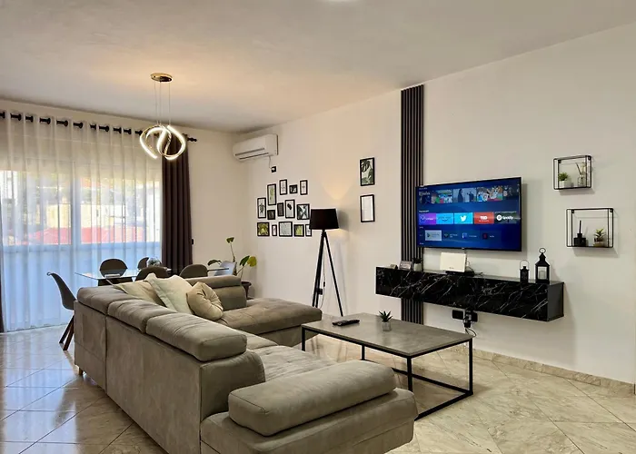 Spacious Family In Center * Durrës